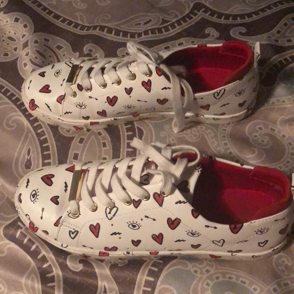 Aldo va va valentine edition sneakers